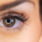 Jak najlepiej zadbać o skórę wokół oczu? 
